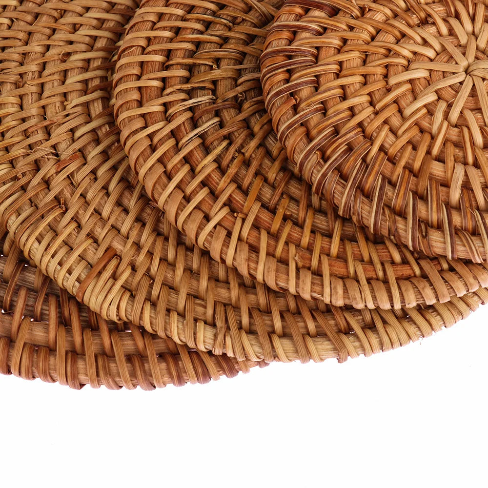 1Pc New Hot Natural Rattan Coasters Insulation Cup Bowl Pad Handmade Padding Table Mat Round Placemats Kitchen Accessories