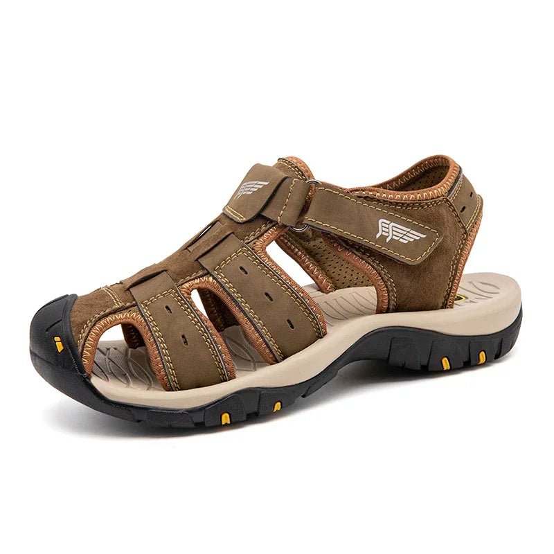 New Sandals Men Summer Outdoor Casual Breathable Sandals Non-slip Wear-resistant Sporty Slippers Comfortable Light Hiking Shoes