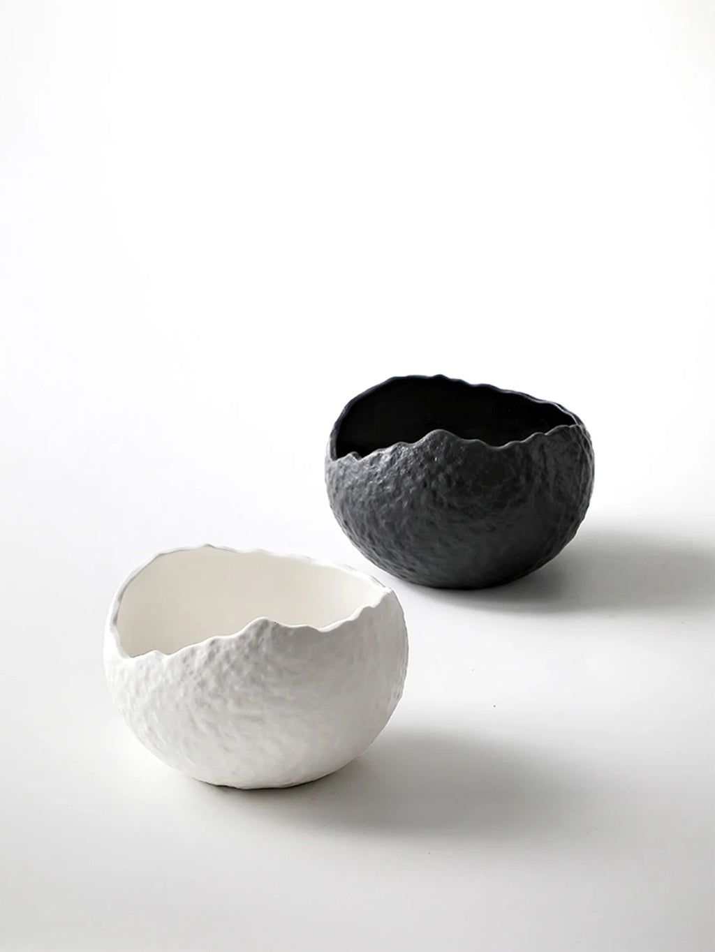 1Pc Asymmetrical Eggshell Bowl, High-End Dessert Bowl, Ceramic Tableware, Yogurt Bowl, Exquisite Creative Cold Dish Bowl, Salad Bowl for Home Decoration, Home Daily Use, Breakfast Oatmeal Bowl, Light Salad Bowl, Gift Giving