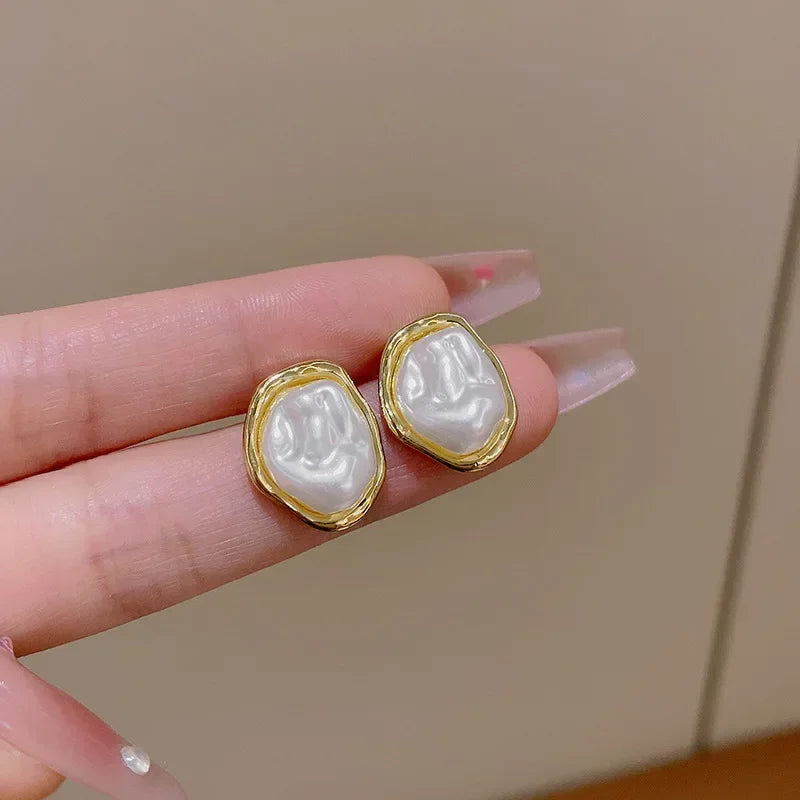 Fashion Geometric Irregular Round Metal Pearl Earrings for Women 2024 Minimalist Style Personality Earrings Trendy Jewelry Gift