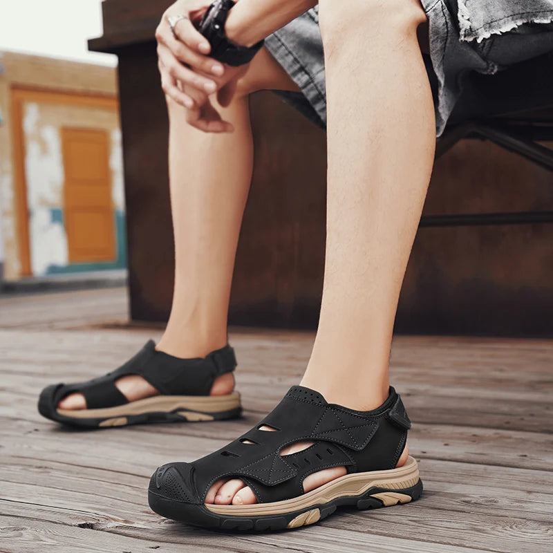 New Summer Sandals Breathable Fashion Men Shoes Genuine Leather Outdoor Man Hollow Sandals Antiskid Beach Sandals Flats Footwear