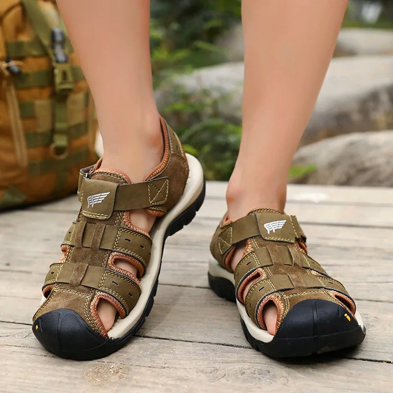 New Sandals Men Summer Outdoor Casual Breathable Sandals Non-slip Wear-resistant Sporty Slippers Comfortable Light Hiking Shoes