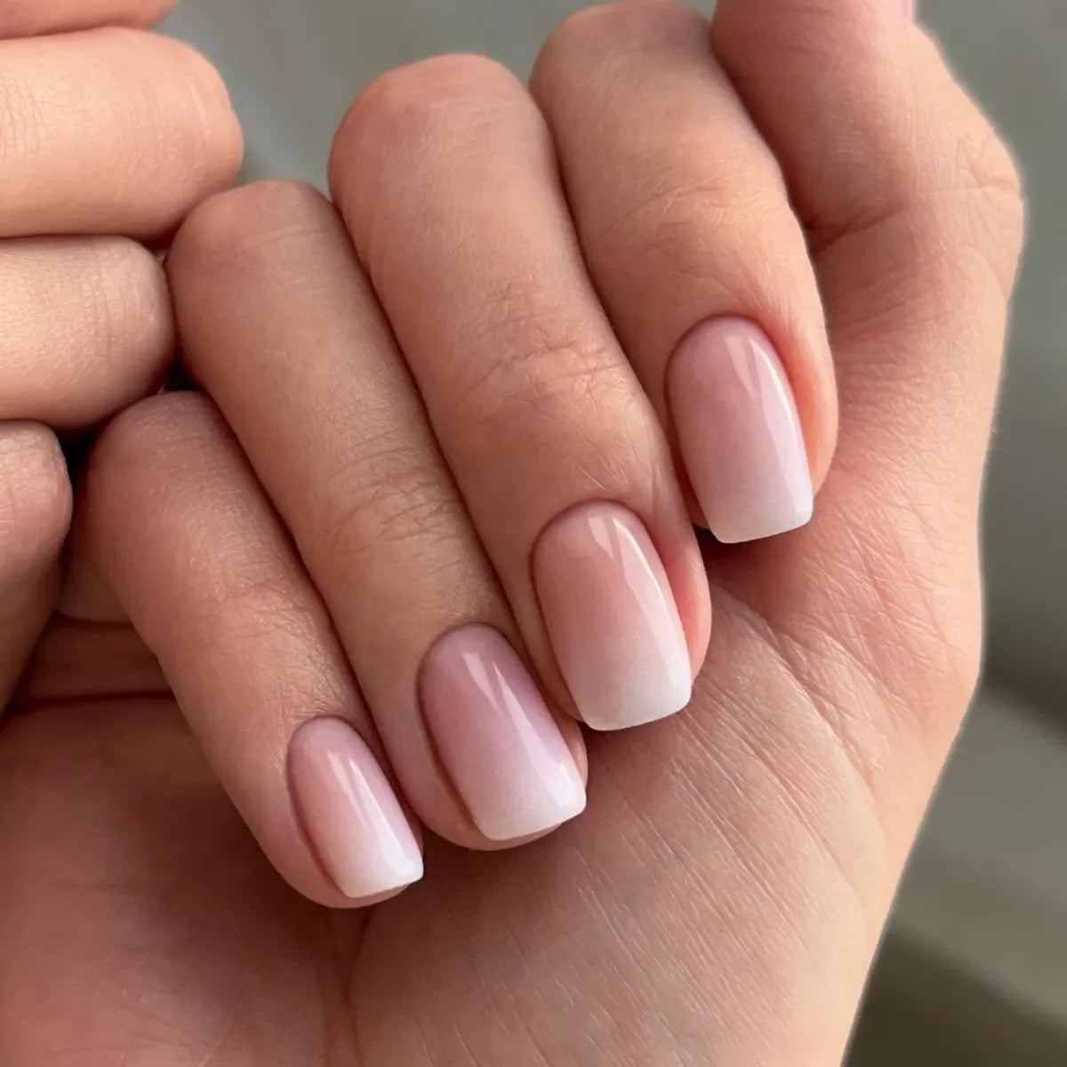 24Pcs Simple French False Nails Short Square Head Fake Nails Press On Nails Detachable Full cover Natural Artificial Nail Tips