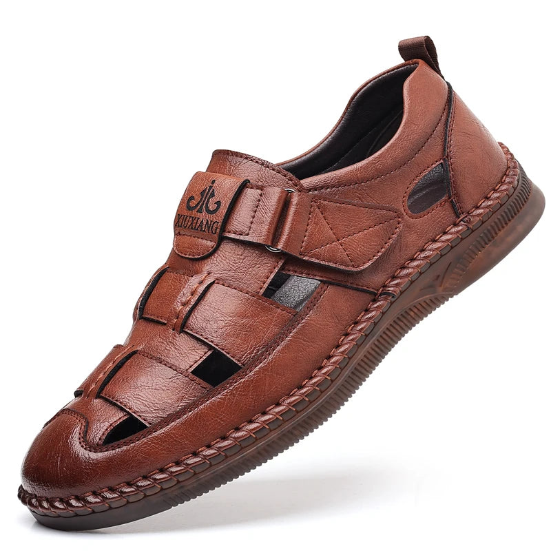 New In Sandals for Men Outdoor Beach Flats Breathable Casual Normal Leather Casual Anti Slip Designer Replica Summer Sandals