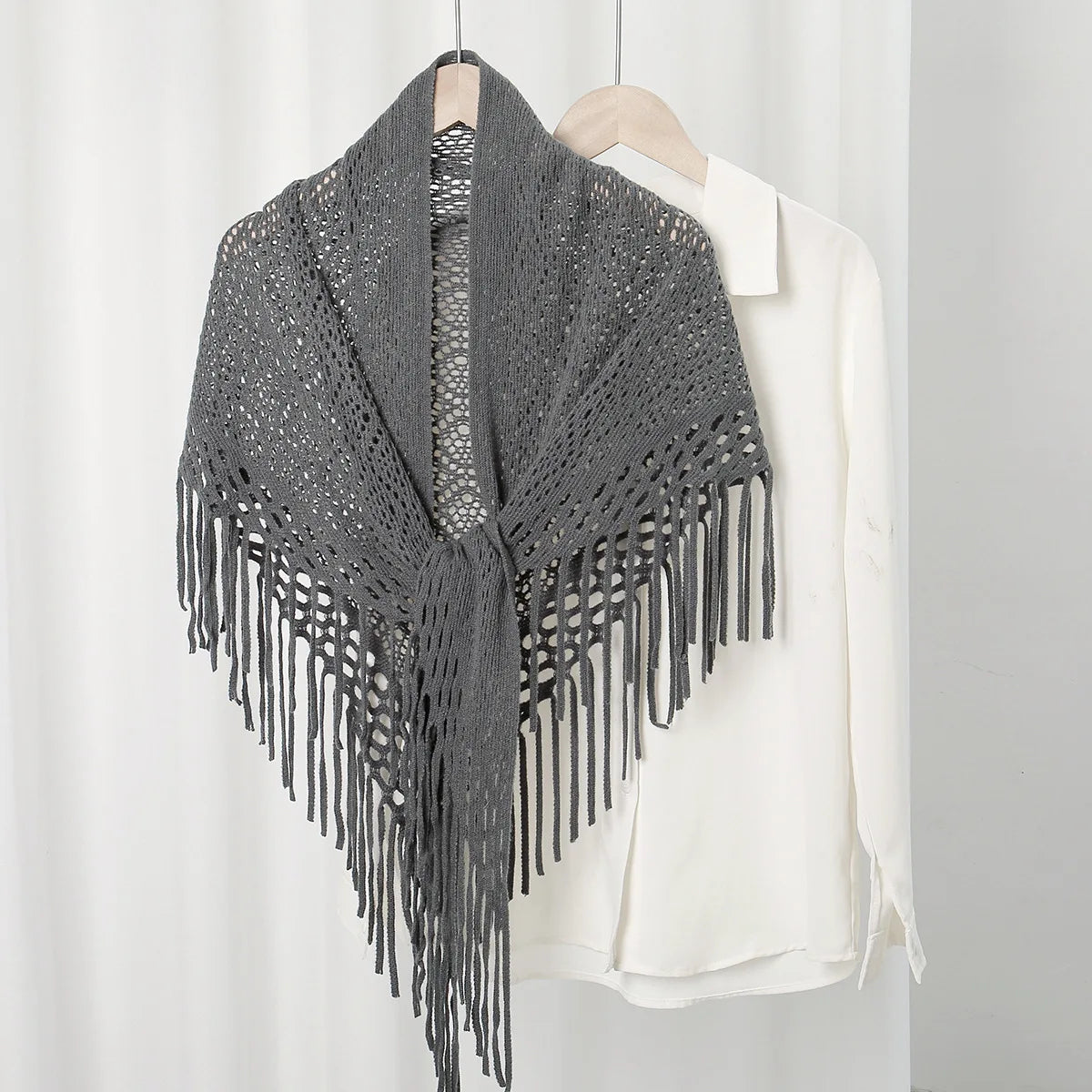 Women Triangle Scarf for Church Prayer Shawl Embroidered Lace Veil Floral Tassel Veils Mantillas for The Church's Pendant Scarve