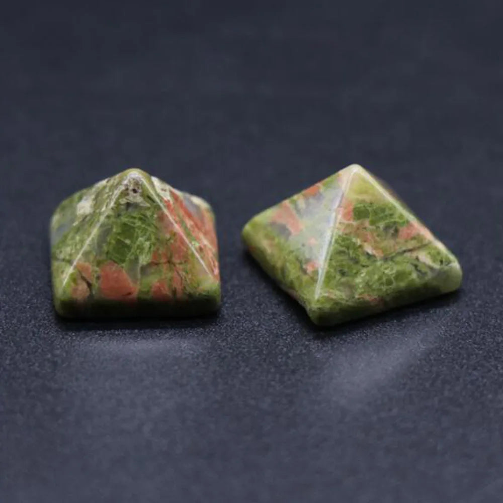 Pyramid Gemstone Natural Stone Crystal Quartz Healing Crystal Home Office Decor Crafts Polished Healing Stone Gift