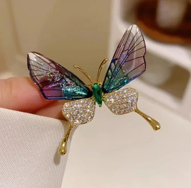 Simple Minimalist Crystal Letter V Brooch Pin for Women Men Rhinestone Triangle Brooches Pins Collar Accessories