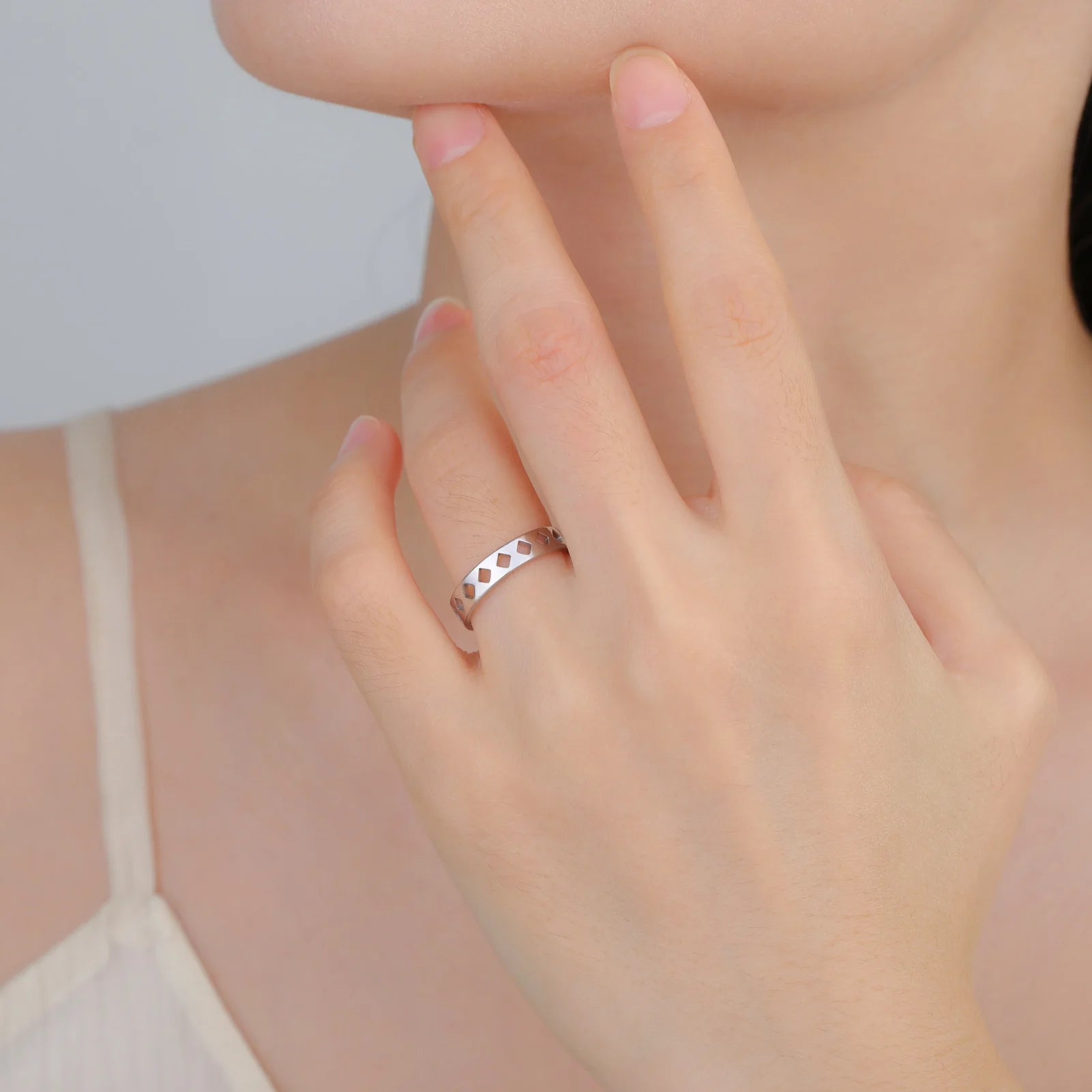 Skyrim Hollow Rhombus Ring Women Stainless Steel Gold Color Casual Finger Rings Trendy Minimalist Geometric Jewelry Wholesale
