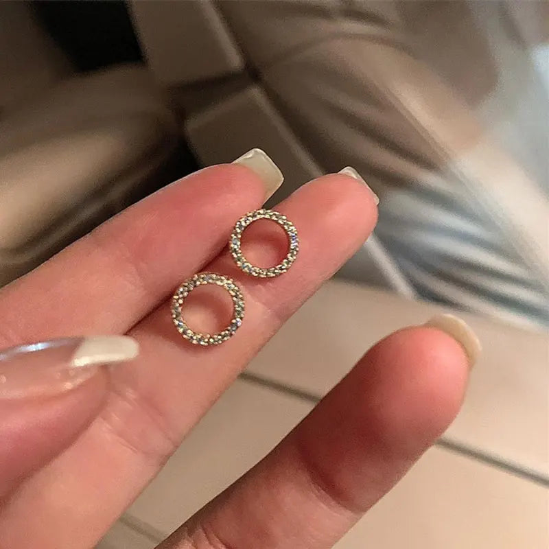 Korean Fashion Versatile Dazzling Circle Stud Earrings with Crystal Cubic Zirconia Minimalist Earrings for Teens Women's Jewelry