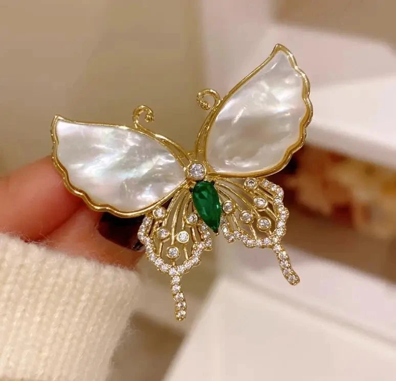 Simple Minimalist Crystal Letter V Brooch Pin for Women Men Rhinestone Triangle Brooches Pins Collar Accessories
