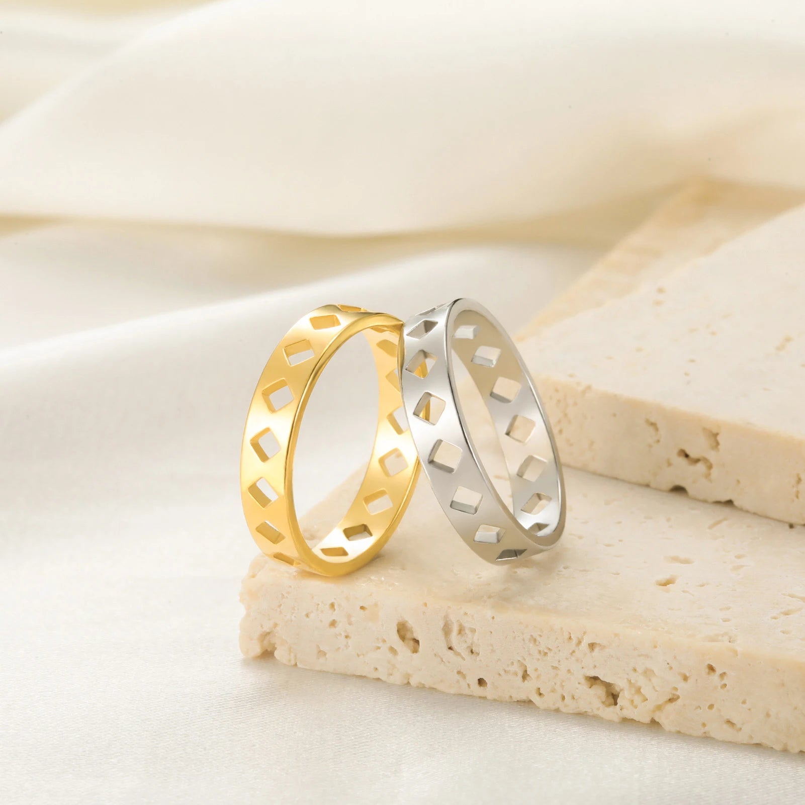 Skyrim Hollow Rhombus Ring Women Stainless Steel Gold Color Casual Finger Rings Trendy Minimalist Geometric Jewelry Wholesale