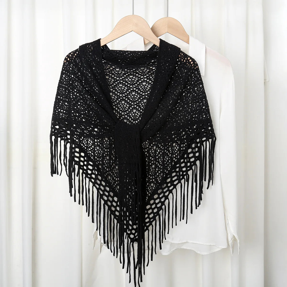 Women Triangle Scarf for Church Prayer Shawl Embroidered Lace Veil Floral Tassel Veils Mantillas for The Church's Pendant Scarve