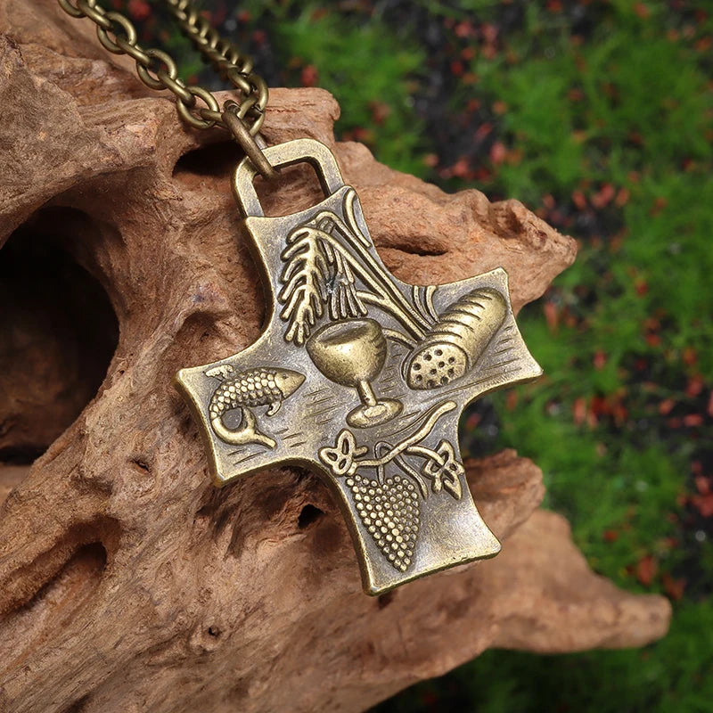 Vintage Bronze Christian Eucharist Halo Grape Juice Cross Necklace Men Women Catholic Holy Spirit Church Jewelry