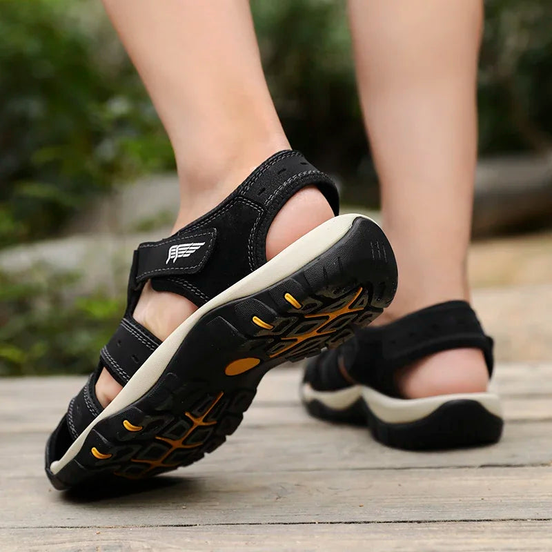 New Sandals Men Summer Outdoor Casual Breathable Sandals Non-slip Wear-resistant Sporty Slippers Comfortable Light Hiking Shoes