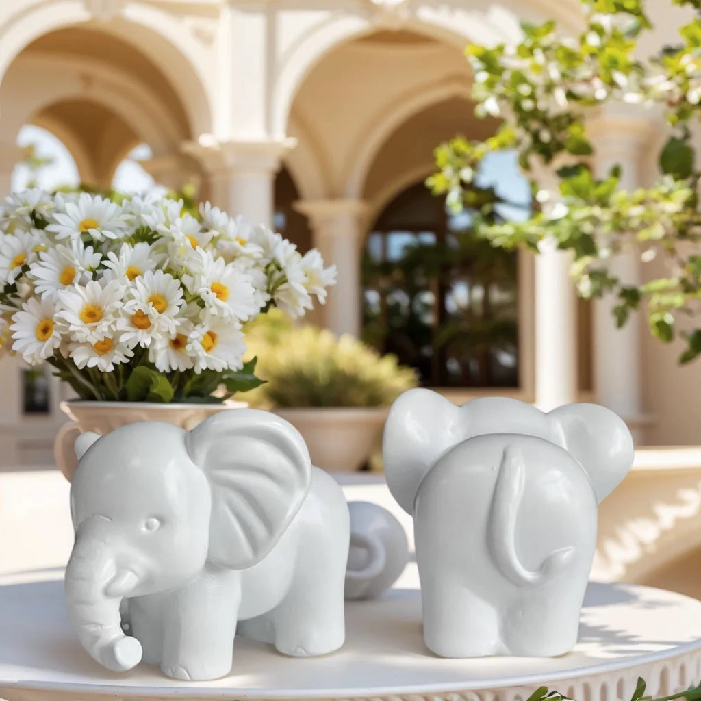 Scandinavian Style Black and White Gold Elephant Statue Ornaments, Auspicious Meaning Home Decoration, Fashionable and Exquisite Decoration for Living Room and Study, Convey the Warm Atmosphere