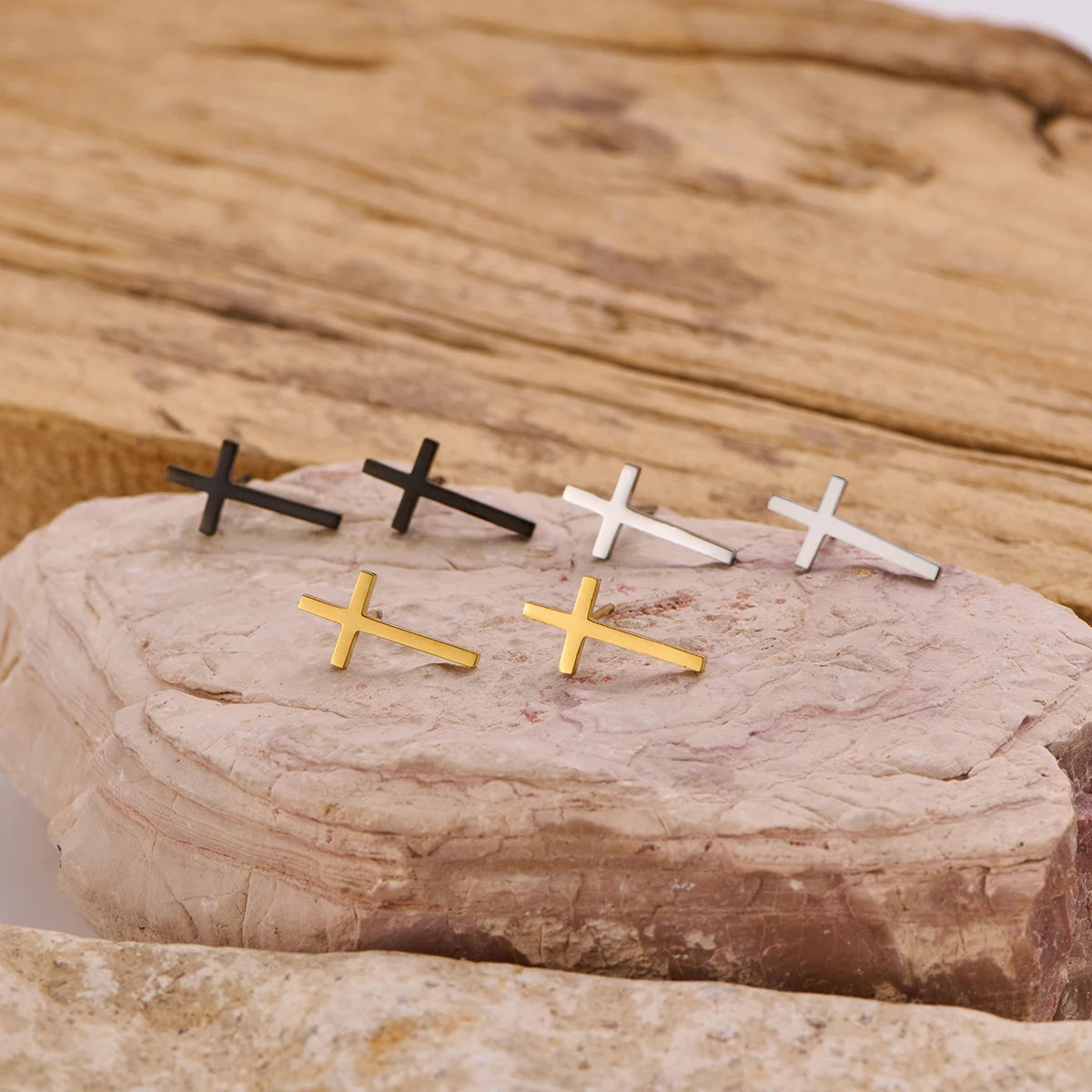 Simple Big Cross Earrings Brinco Stainless Steel Mini Stud Earring for Women Punk Crucifix Cartilage Tragus Ear Piercing Jewelry