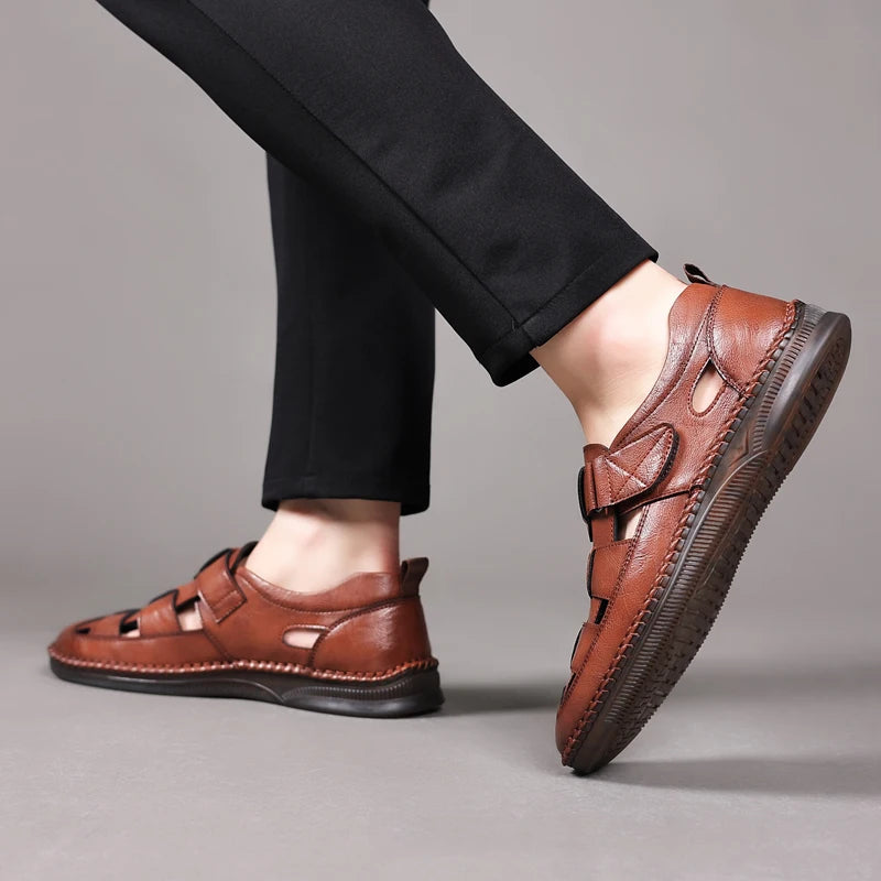 New In Sandals for Men Outdoor Beach Flats Breathable Casual Normal Leather Casual Anti Slip Designer Replica Summer Sandals