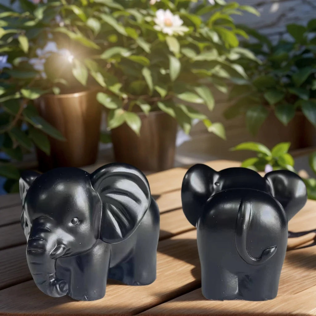 Scandinavian Style Black and White Gold Elephant Statue Ornaments, Auspicious Meaning Home Decoration, Fashionable and Exquisite Decoration for Living Room and Study, Convey the Warm Atmosphere