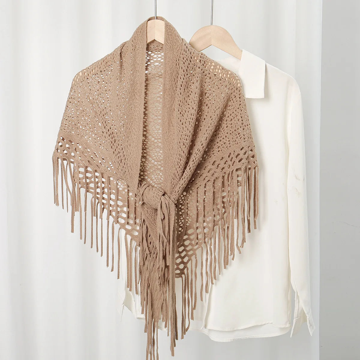 Women Triangle Scarf for Church Prayer Shawl Embroidered Lace Veil Floral Tassel Veils Mantillas for The Church's Pendant Scarve